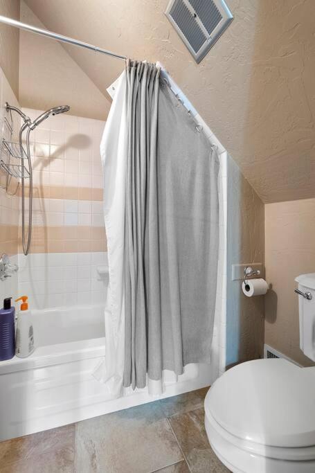 Luxury Cabin Oasis Getaway Heart Of Munds Park Extérieur photo