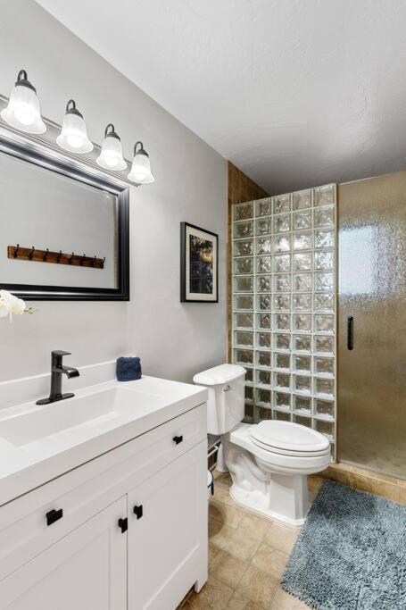 Luxury Cabin Oasis Getaway Heart Of Munds Park Extérieur photo