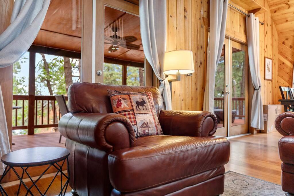 Luxury Cabin Oasis Getaway Heart Of Munds Park Extérieur photo